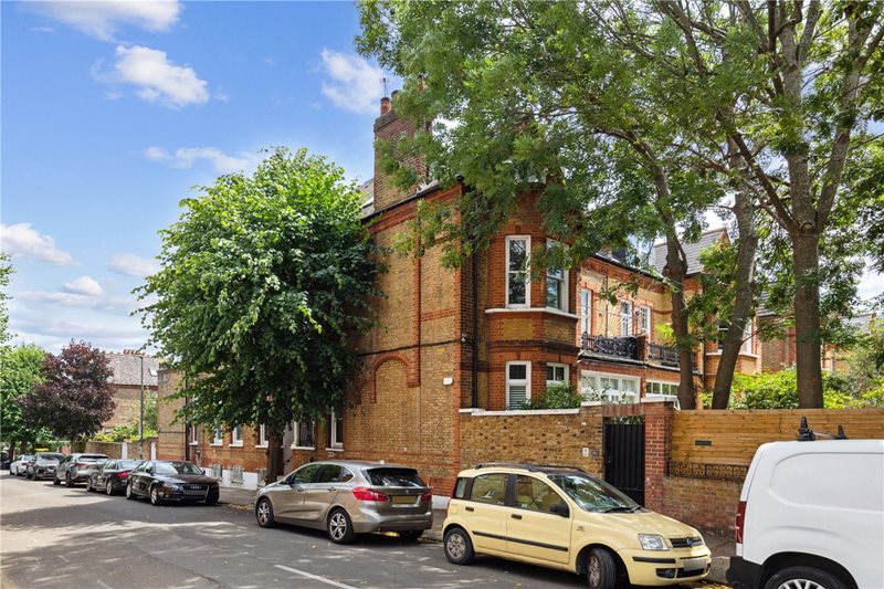 Bolingbroke Grove, London, SW11