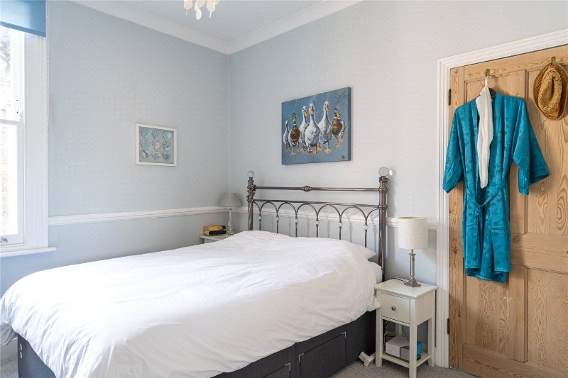 Salford Road, London, SW2
