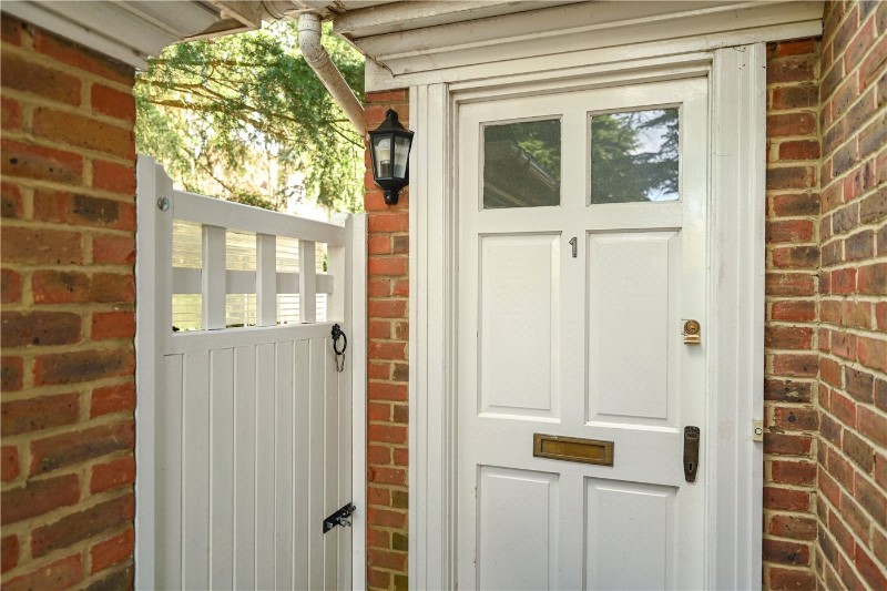Rosslyn Park, Weybridge, KT13