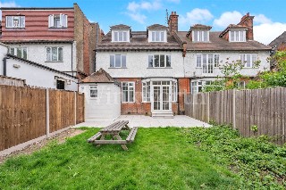 Ravenscroft Avenue, London, NW11