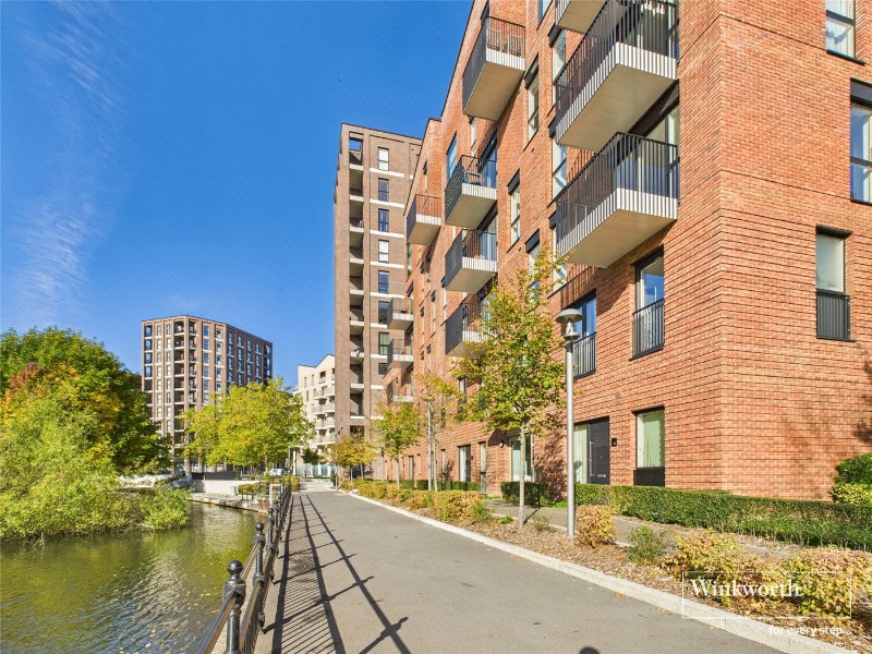 Joseph Huntley Walk, Reading, Berkshire, RG1