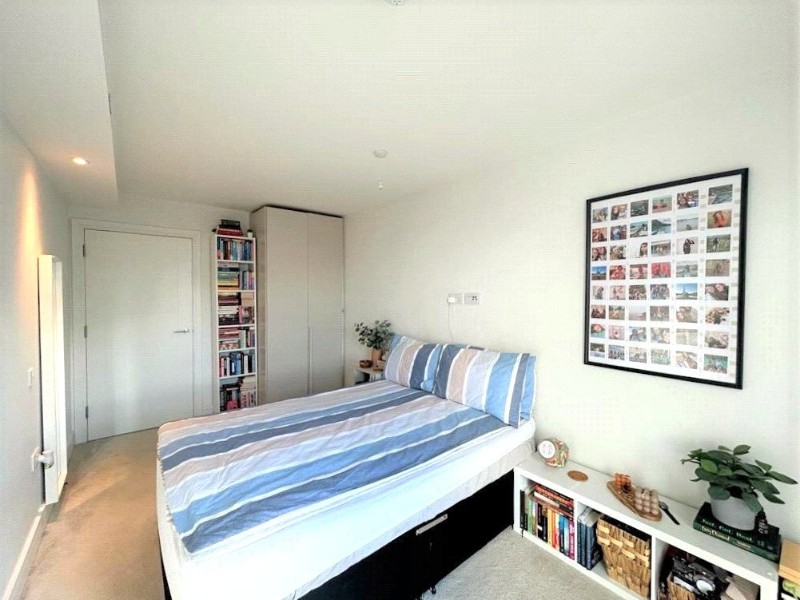 Station Road, Edgware, HA8