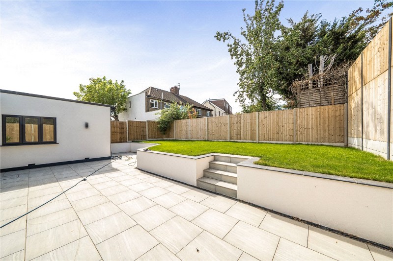 Highview Avenue, Edgware, HA8