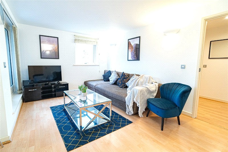 Wellington Square, London, N1