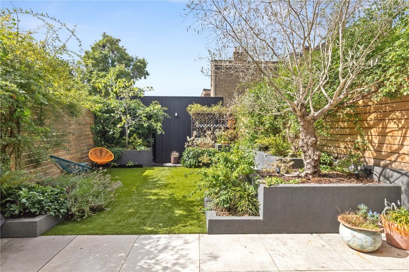 Queen Elizabeth&#39;s Walk, London, N16