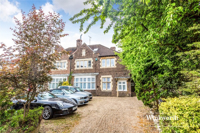 Hendon Lane, Finchley, London, N3