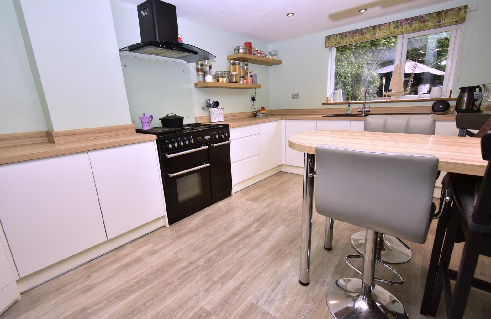 A KITCHEN 1.JPG