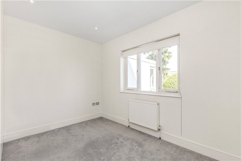 Beverley Close, Barnes, London, SW13