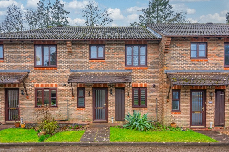 Pottery Court, Wrecclesham, Farnham, Surrey, GU10