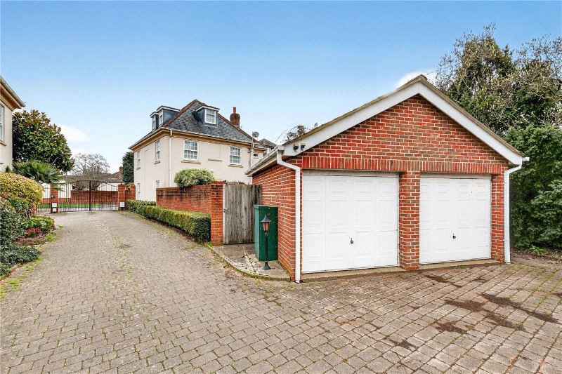Russell Road, Shepperton, Surrey, TW17