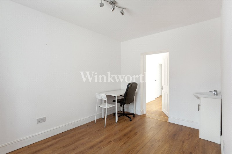 Chesterfield Gardens, Ground Floor Flat, London, N4