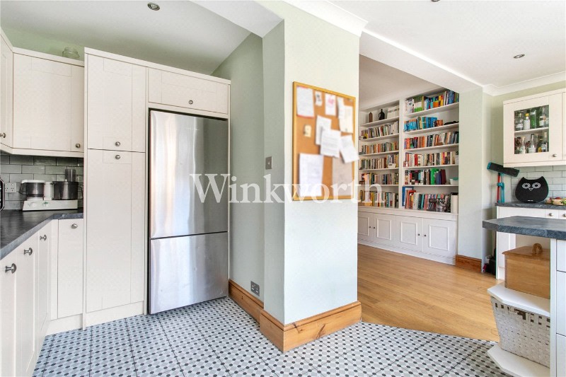 Russell Avenue, London, N22