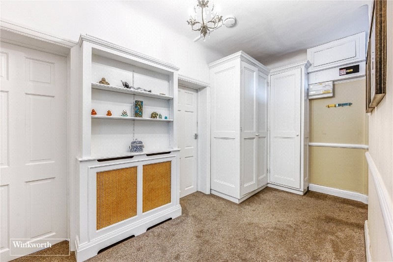 Gloucester Court, Kew Road, Kew, TW9