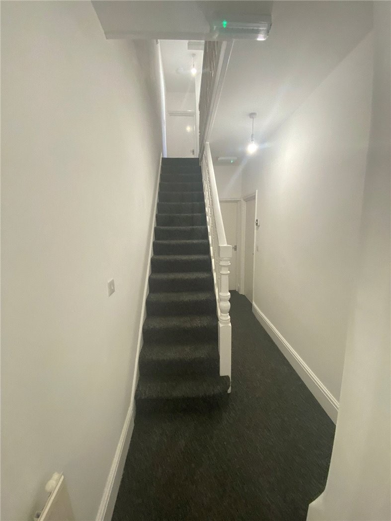 Adams Avenue, Northampton, NN1