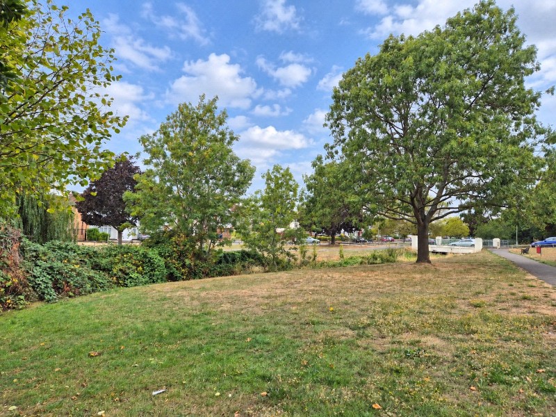East Walk, East Barnet, EN4
