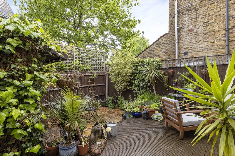 Kempshott Road, London, SW16