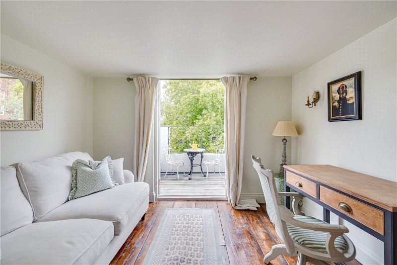 Bronsart Road, London, SW6