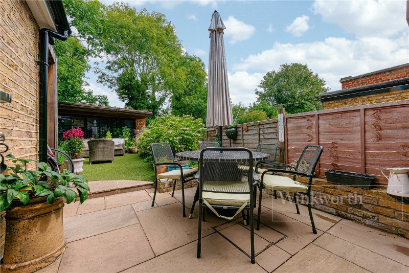 Purves Road, London, NW10