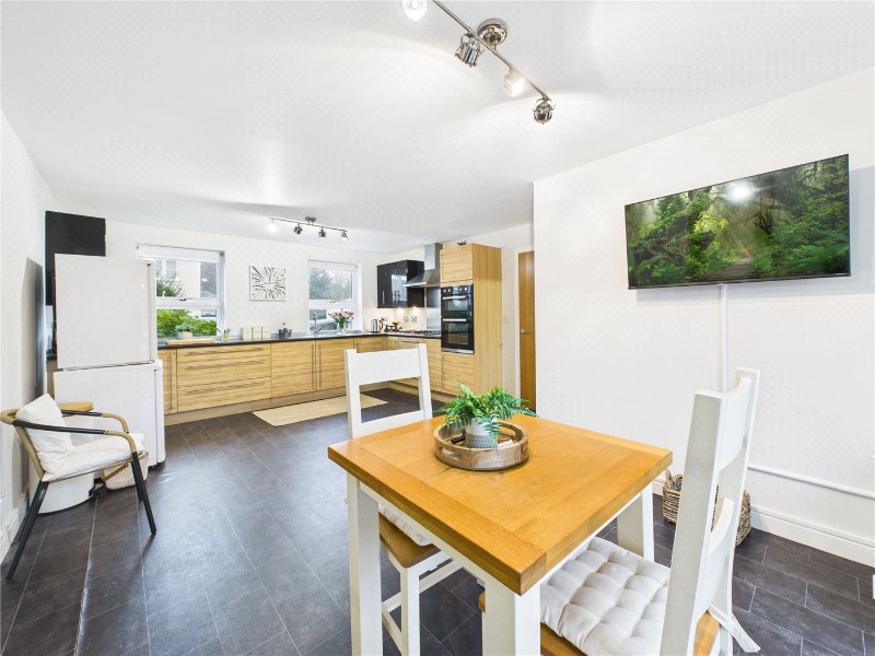 Saxon Close, Crediton, Devon, EX17