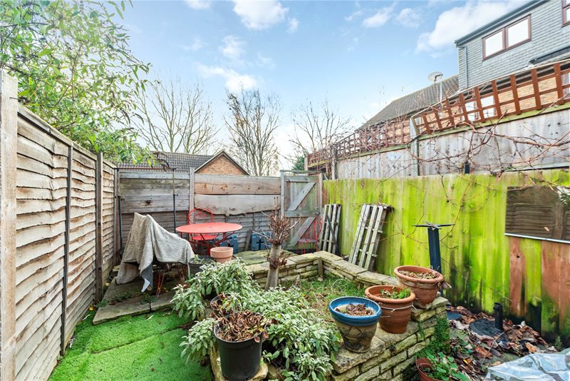 Howland Way, London, SE16