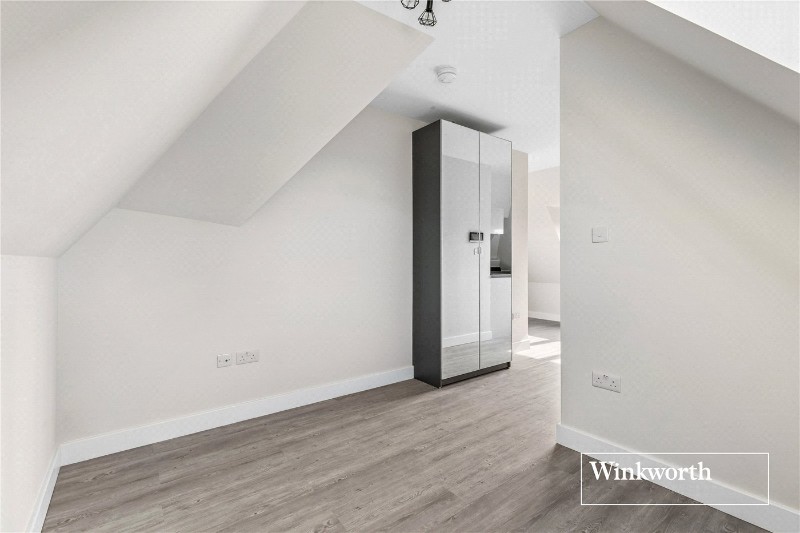 Wentworth Avenue, London, N3