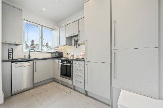 Wormholt Road, London, W12