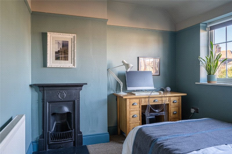 Cricklade Avenue, London, SW2