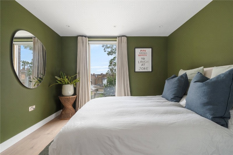 Prodigal Square, London, E8
