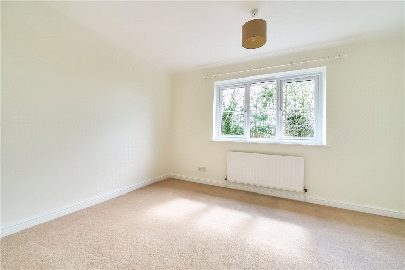 Whitlet Close, Farnham, Surrey, GU9