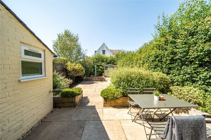 Edward Road, Farnham, Surrey, GU9