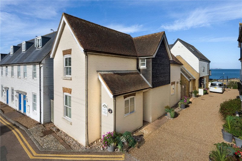 Island Wall, Whitstable, CT5