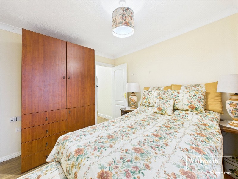 Sturgess Avenue, London, NW4