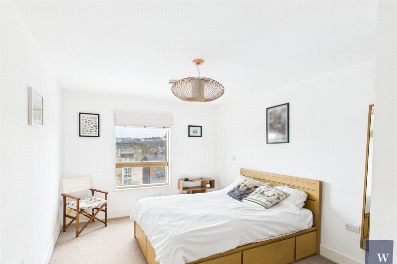 Streatham High Road, London, SW16