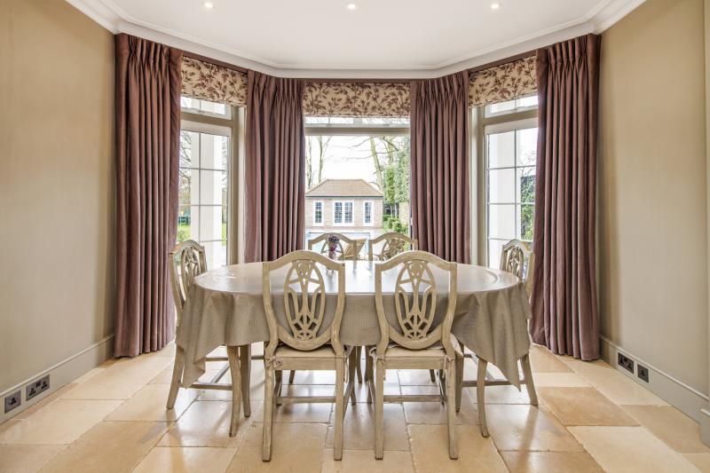 Roedean Crescent, London, SW15