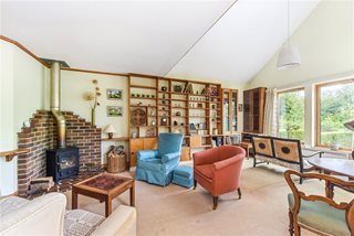 Woodbury Avenue, Petersfield, Hampshire, GU32