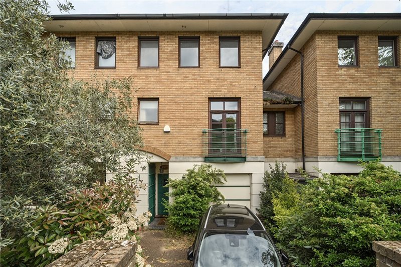 Plover Way, London, SE16