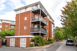 Curtis Field Road, London, SW16