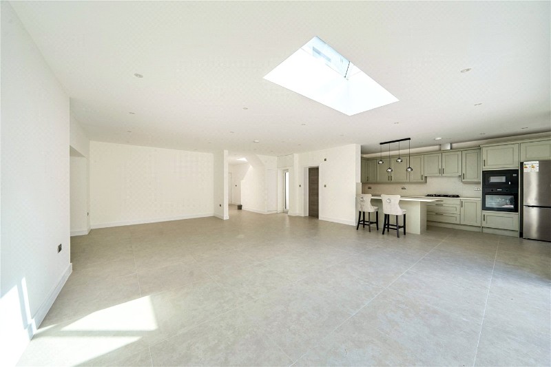 Highview Avenue, Edgware, HA8