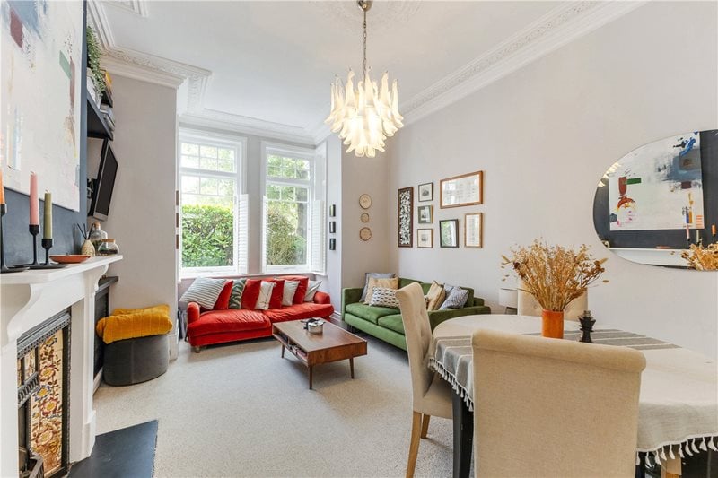 Sisters Avenue, London, SW11