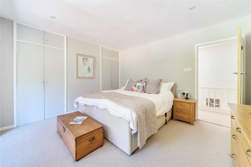 Tilford Road, Farnham, Surrey, GU9