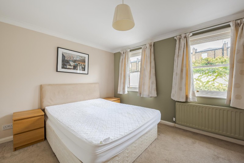 Usborne Mews, SW8
