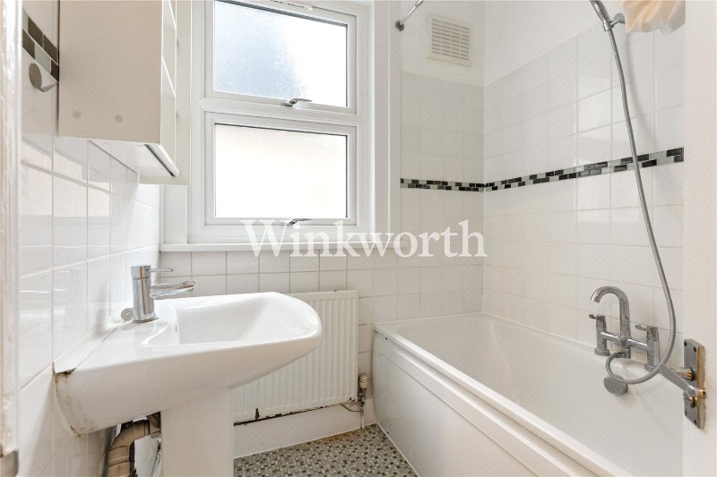 Kirkstall Avenue, London, N17