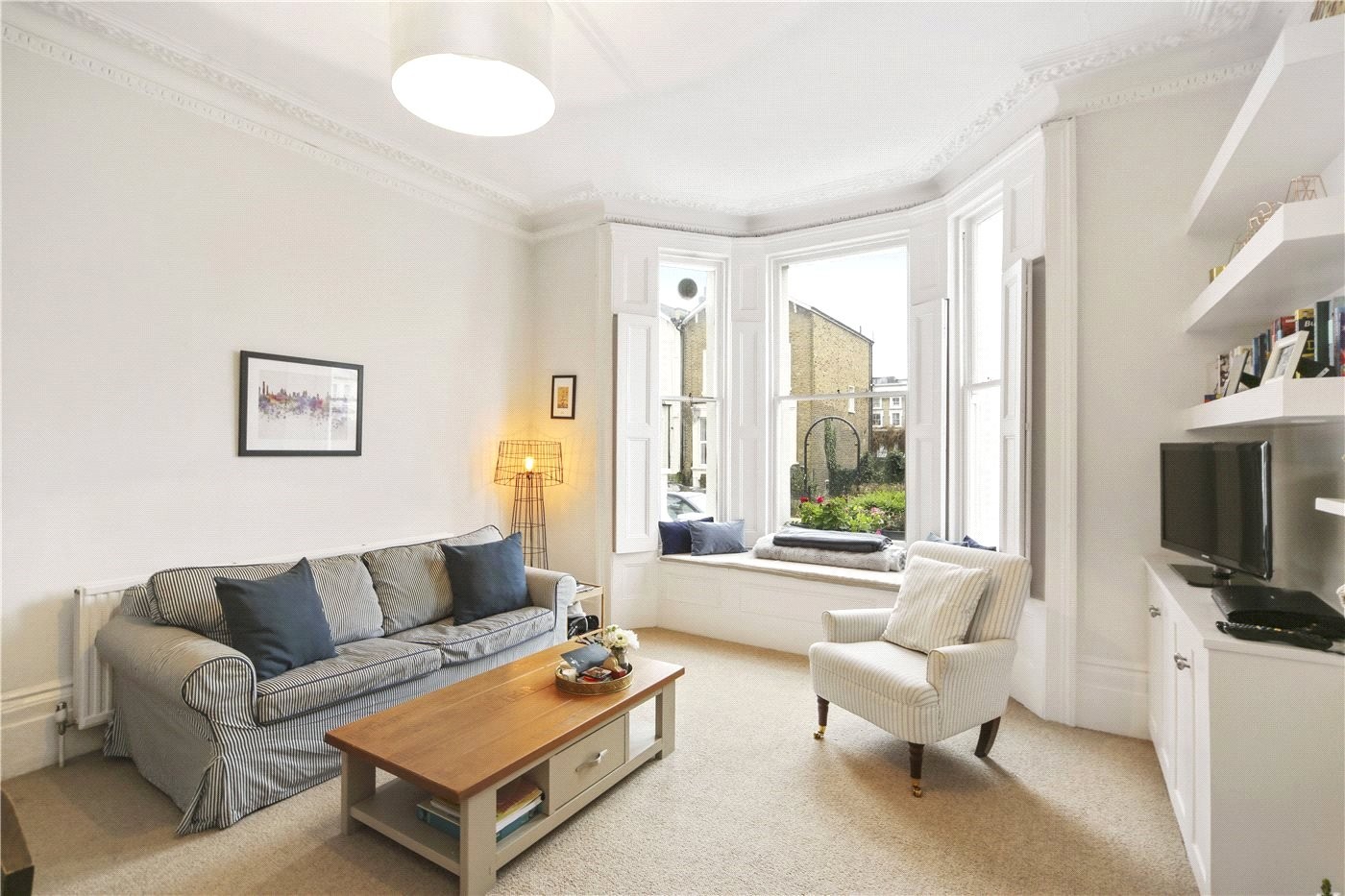 1 bedroom property for sale in St Stephens Avenue, London, W12 (Ref