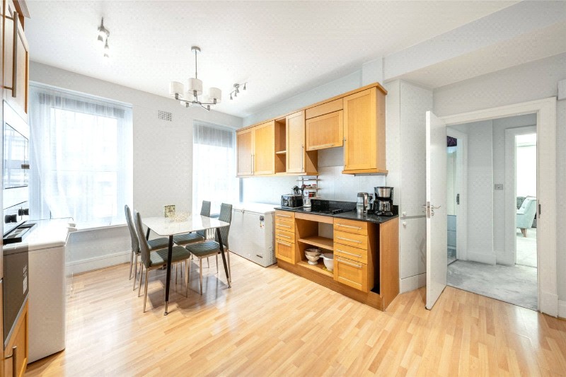 Berkeley Court, Baker Street, London, NW1