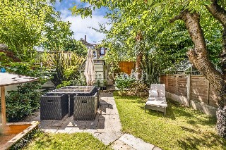 Frobisher Road, London, N8