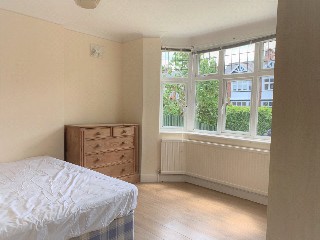 Portsmouth Road, Thames Ditton, Surrey, KT7