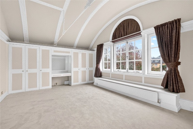 Russell Road, Shepperton, Surrey, TW17