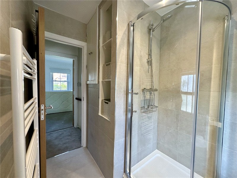 Victoria Road, Farnham, Surrey, GU9