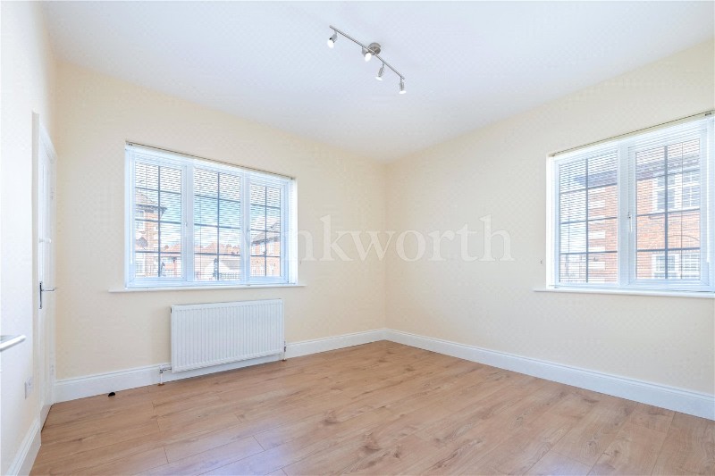 Vivian Avenue, London, NW4