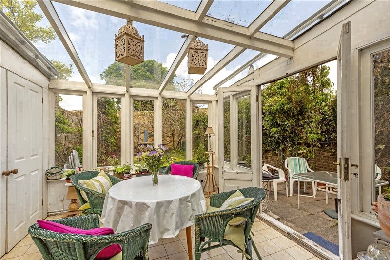 Castelnau, Barnes, London, SW13